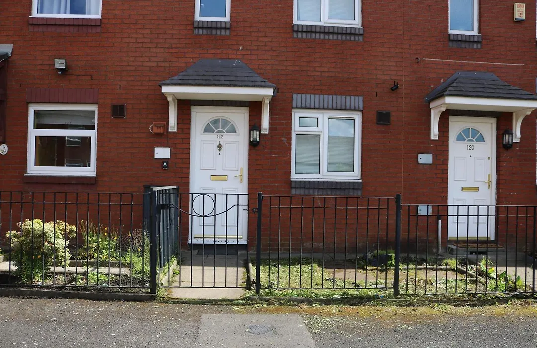 Cosy 2 Bed With Parking Near Piccadilly, Etihad Stadium And Coop Live Sleeps Up To 5-1